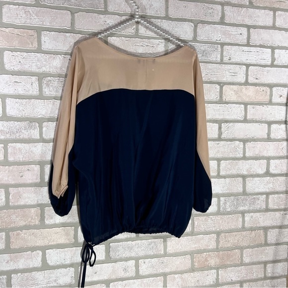 Karina Grimaldi Silk Colorblock Cream and Navy Blouse Size XS - Picture 6 of 10